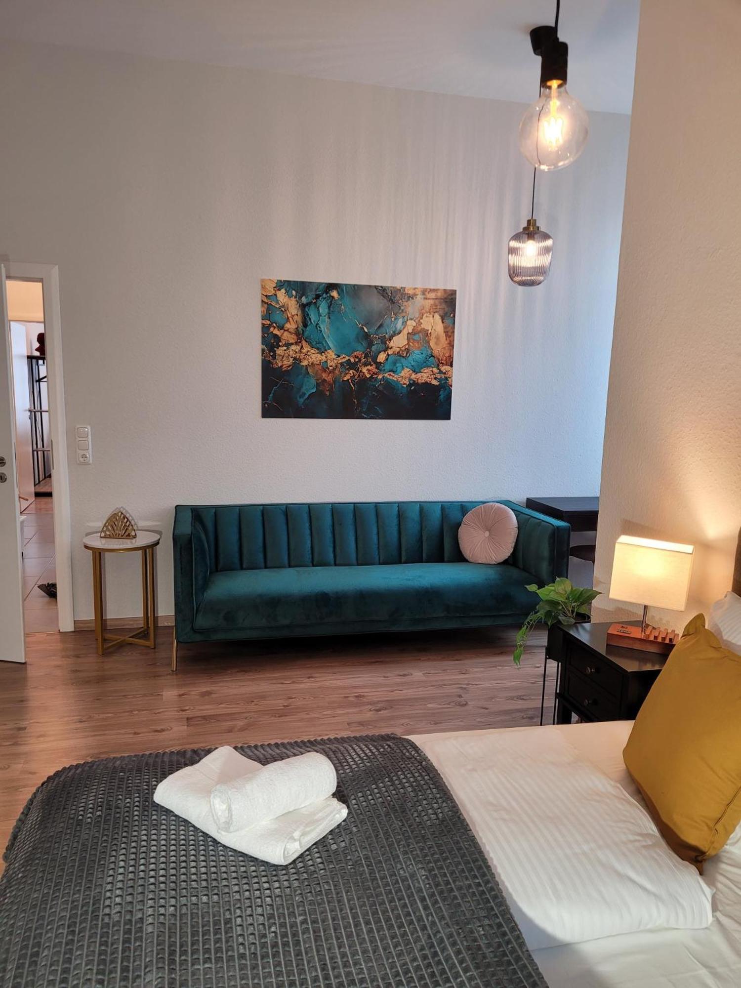 T21 - Apartment Direkt Im Zentrum Mit Parkplatz Chemnitz Esterno foto