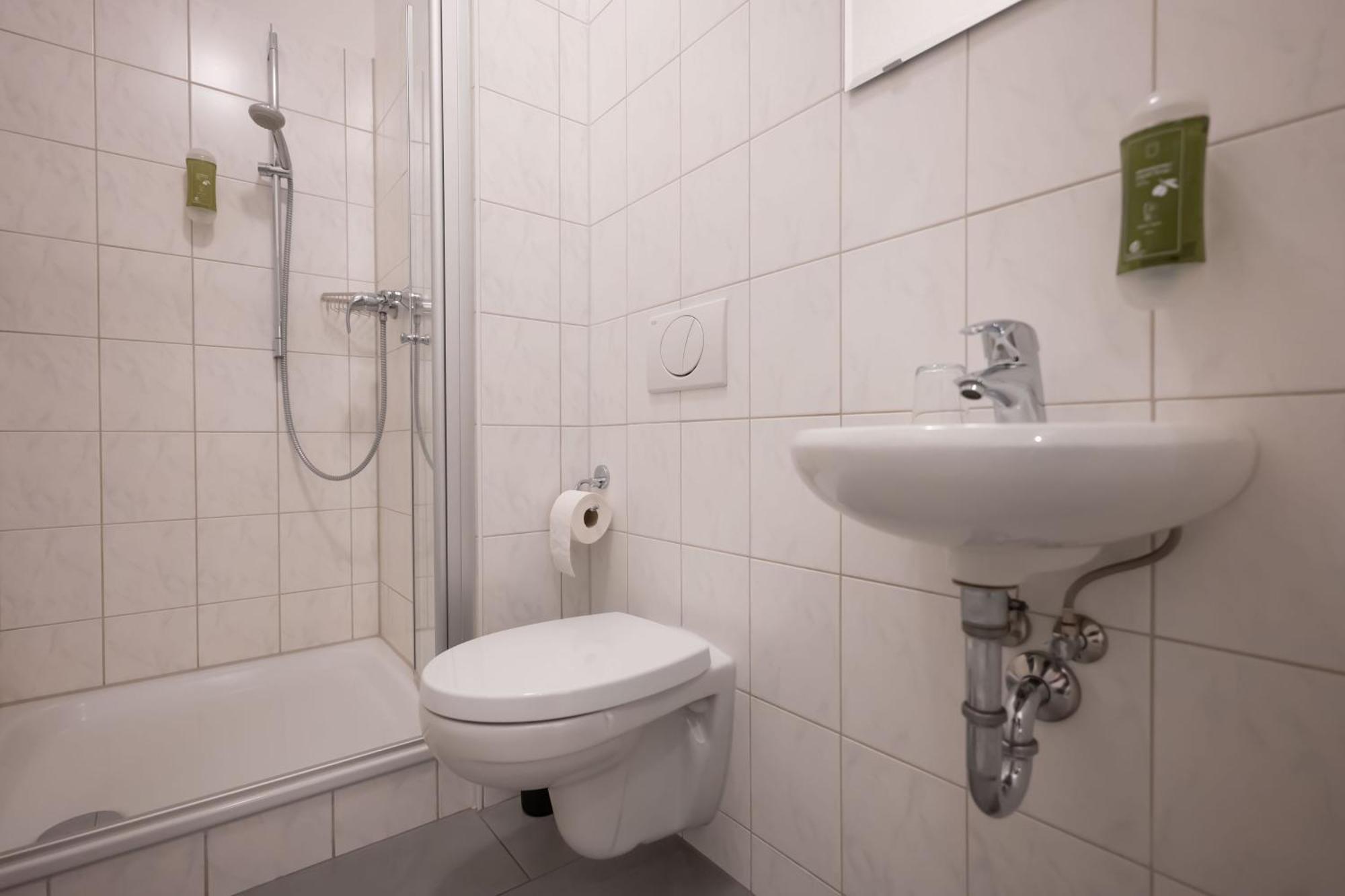 T21 - Apartment Direkt Im Zentrum Mit Parkplatz Chemnitz Esterno foto