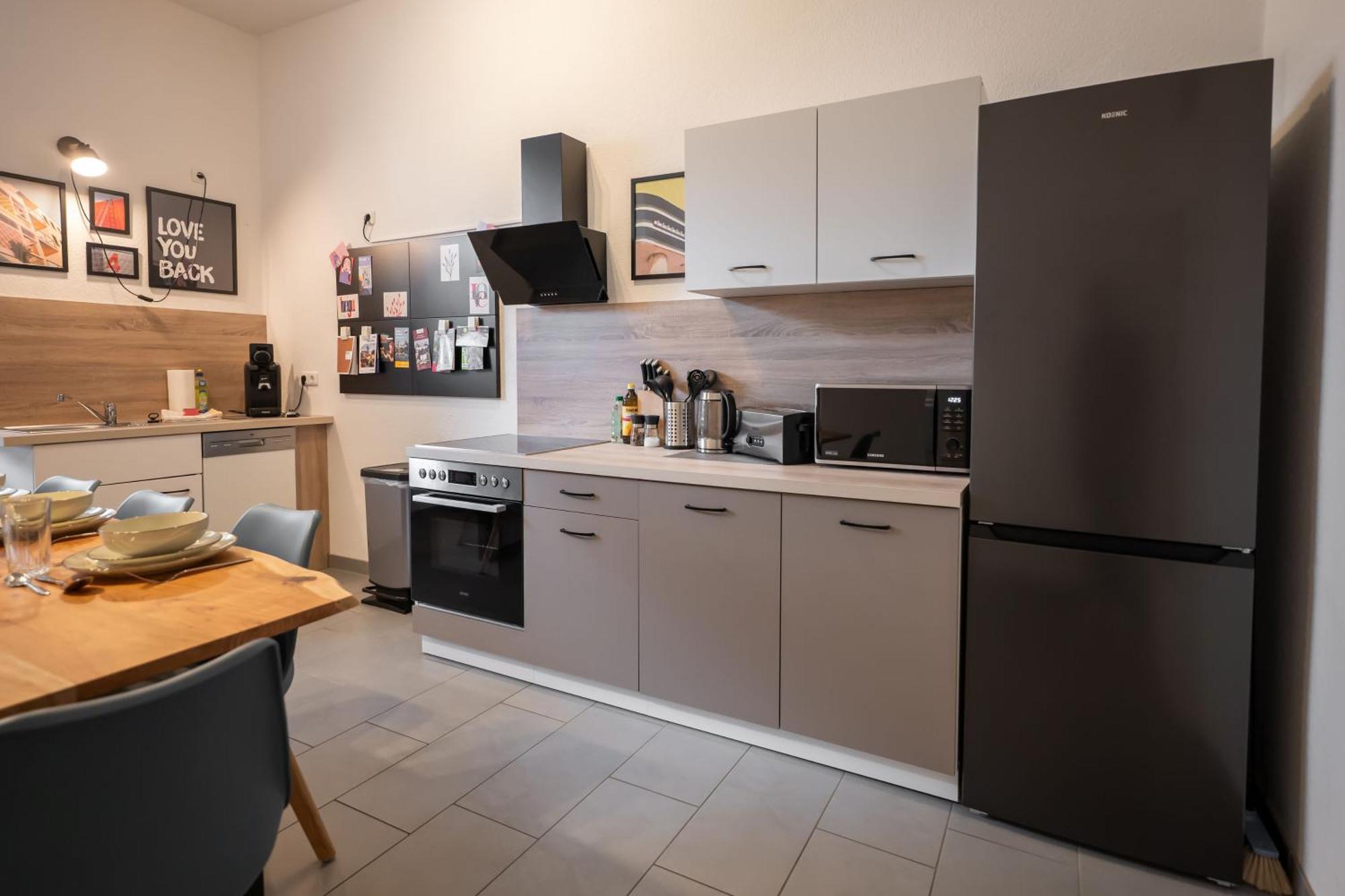 T21 - Apartment Direkt Im Zentrum Mit Parkplatz Chemnitz Esterno foto