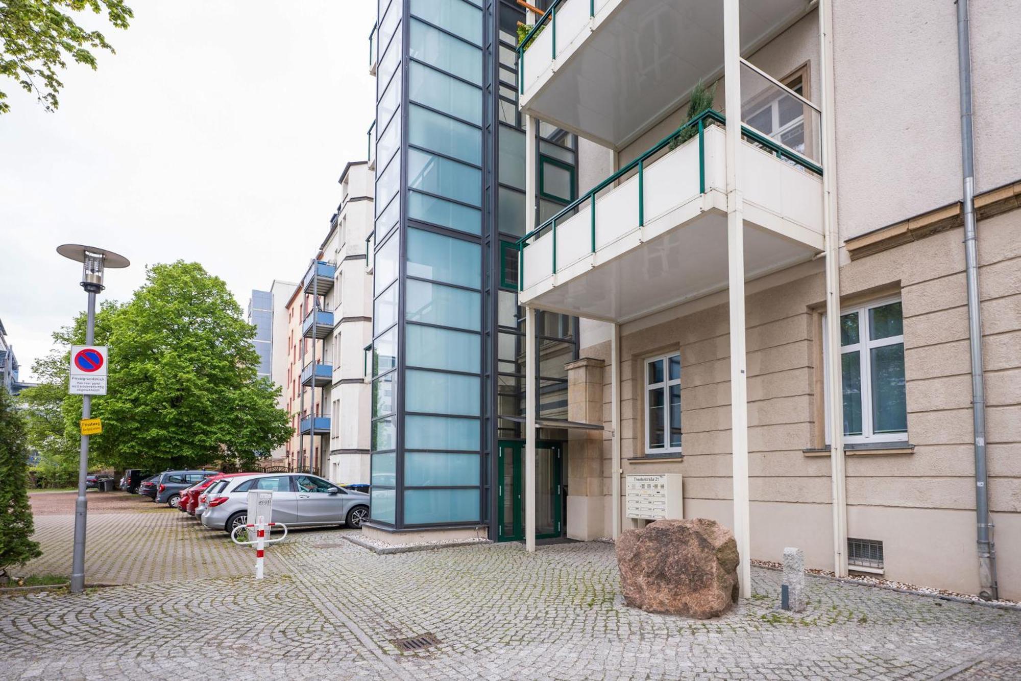 T21 - Apartment Direkt Im Zentrum Mit Parkplatz Chemnitz Esterno foto